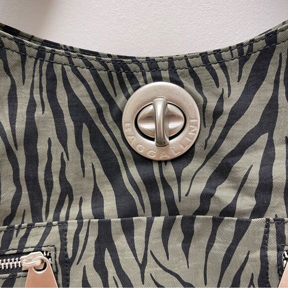 Baggallini Zebra Print Shoulder Bag Medium Two Straps Canvas Twist Lock Purse - Picture 10 of 12